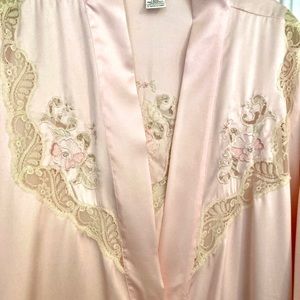 Vintage Sara Beth robe